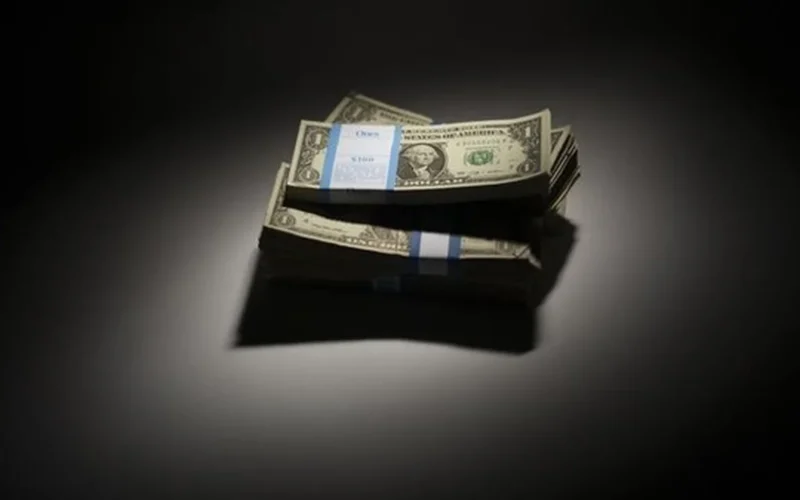 تحديثات الأسعار.. تحركات جديدة لسعر الدولار مقابل الجنيه في البنوك المصرية